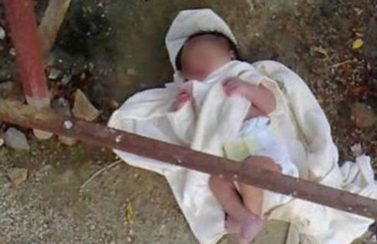 أردنية تلقي بمولودتها في مقبرة وهي لازالت على قيد الحياة أردنية
