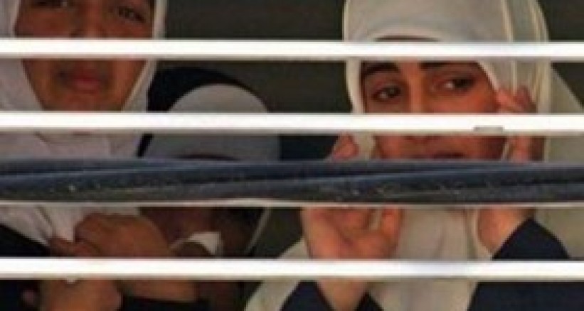 في عيد الأم..13 أماً فلسطينية في سجون الاحتلال في عيد الأم
