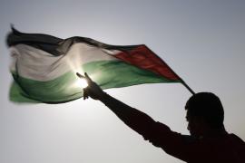 إطلاق مبادرة أطول سارية علم في فلسطين فلسطين