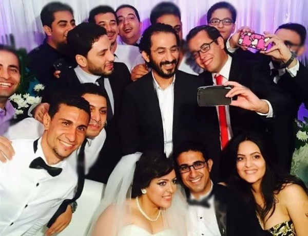 أحمد حلمي يفاجئ شبيهه ويحقق أحد أحلامه