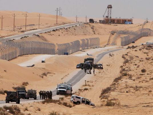 جيش الاحتلال يغلق طريقاً محاذياً لـ سيناء المصرية سيناء
