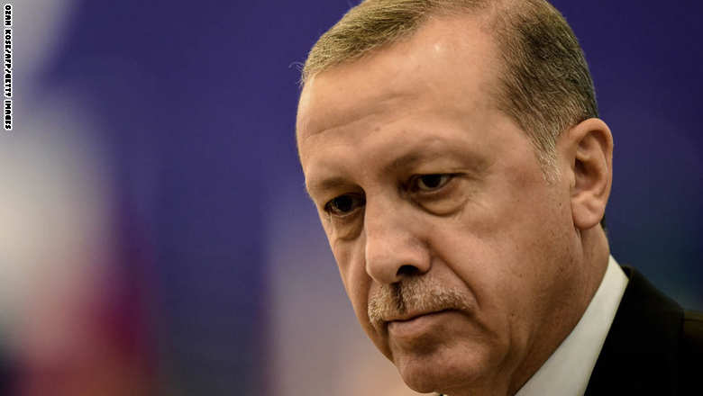 فيصل القاسم يستشهد بتقرير عن "مكالمة أبكت أردوغان"