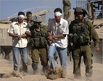 اعتقالات متفرقة في الضفة والقدس اعتقال