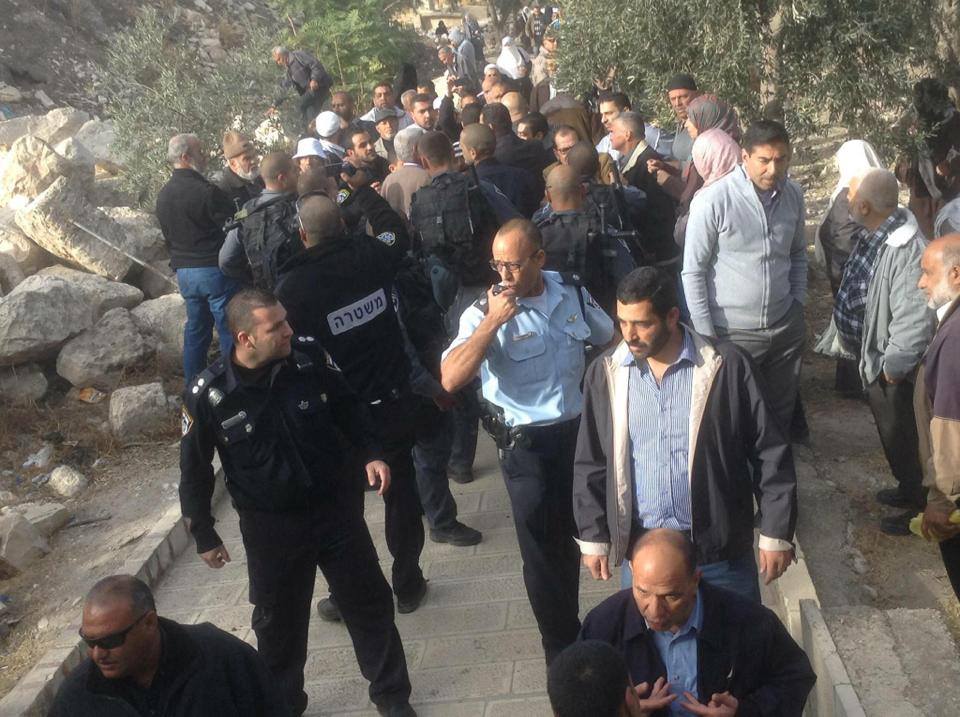 فيجلن ينفذ تهديده ويقتحم الأقصى وسط قيود على دخول المصلين المسجد الأقصى