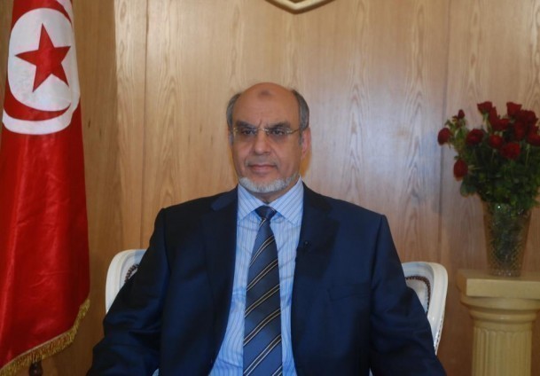 رئيس الحكومة التونسية يهدد بالاستقالة