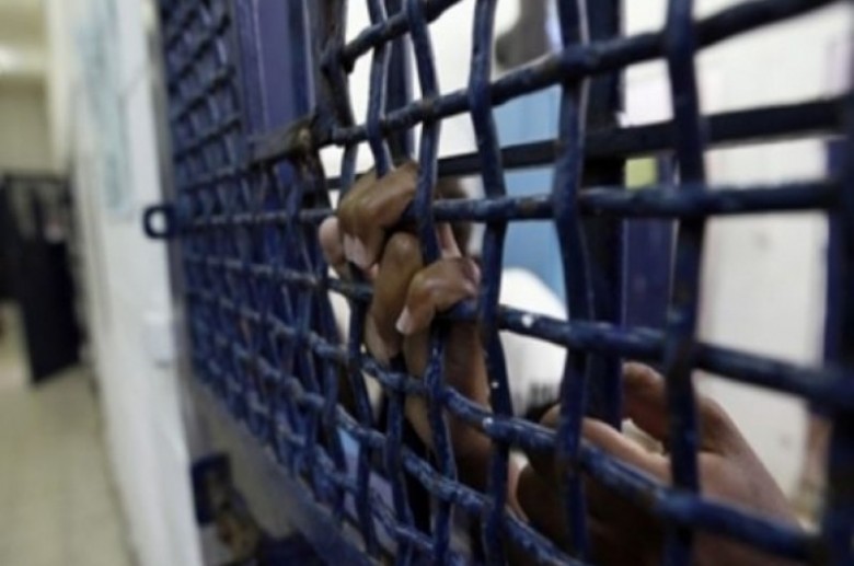 الاحتلال يصدر أحكاماً بالسّجن الفعلي وغرامات عالية بحقّ أسرى