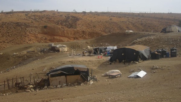 الأغوار: الاحتلال يخطر 4 عائلات لإخلاء منازلهم غدا منطقة الأغوار