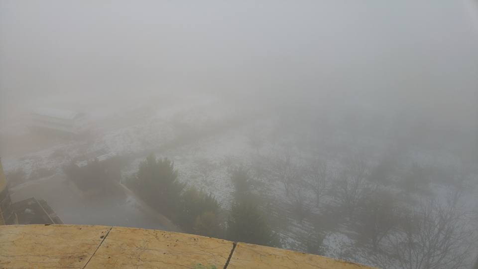 الثلوج تتساقط على الخليل والكلية التقنية تعلّق الدوام ثلوج الخليل