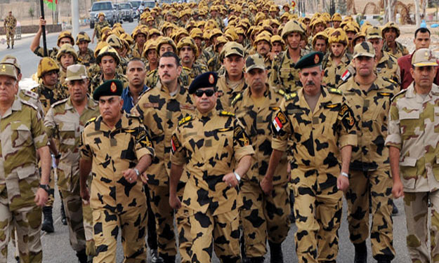 محلل إسرائيلي: جيش مصر أجوف وبإمكان إسرائيل تدميره عن بعد الجيش المصري