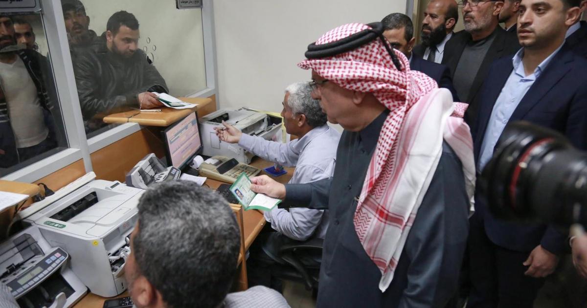 قطر تخفض قيمة المنحة المالية لموظفي غزة من 10 إلى 3 ملايين