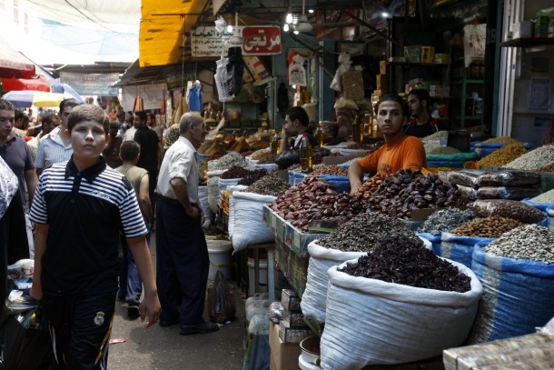 كيف سيؤثر انخفاض قيمة الضريبة المضافة على خزينة السلطة؟