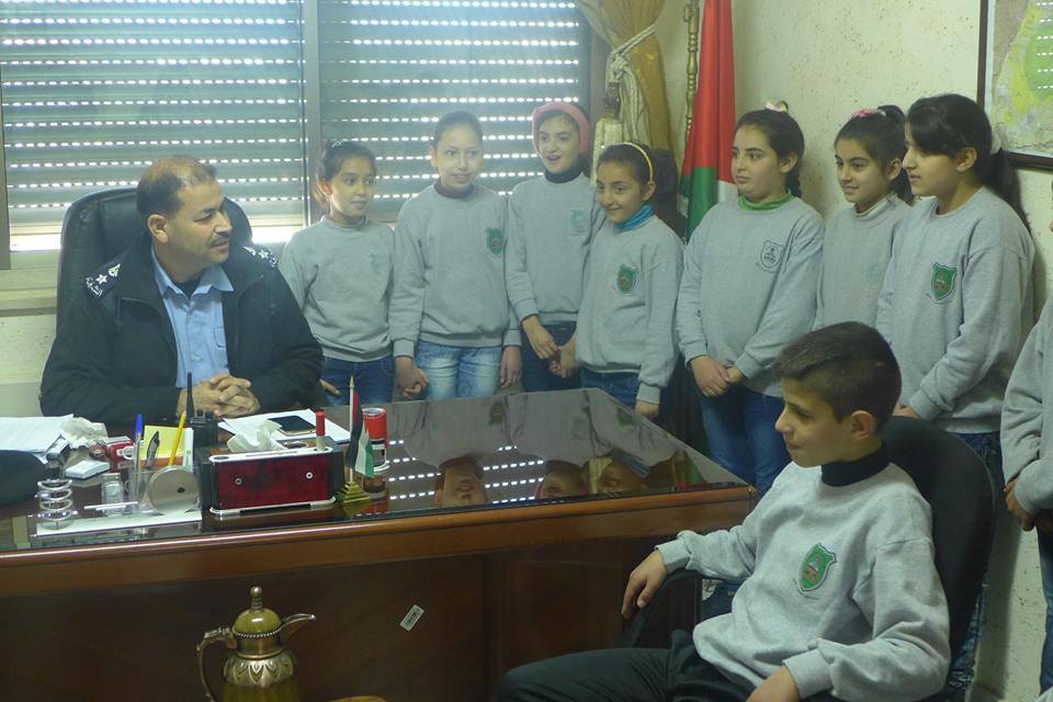 الشرطة تطلق مخيمات الشرطي الصغير الشرطة الفلسطينية