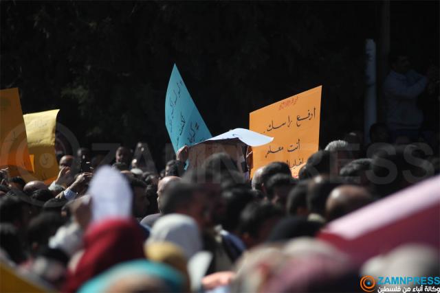 المعلمون يعلنون يوم غد إضراب شامل
