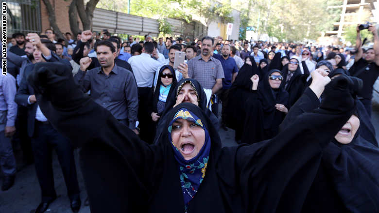 إيران ترفع وفياتها بحادثة "منى" إلى 226