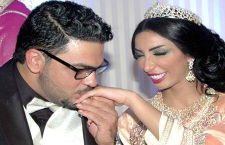 والد حلا الترك ينصف زوجته دنيا بطمة على والدته