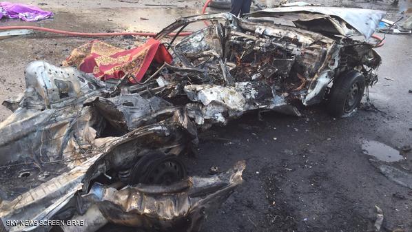 بقايا السيارة المفخخة التي تم تفجيرها