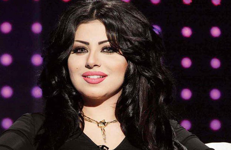 حليمة بولند تنهار في إحدى البرامج وتقيم دعوى ضد المذيع