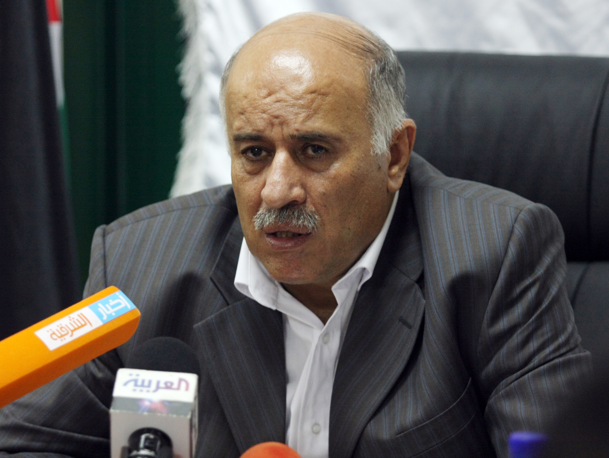 الرجوب: يجب طرد إسرائيل من "الفيفا" الرجوب: يجب طرد إسرائيل من "الفيفا"