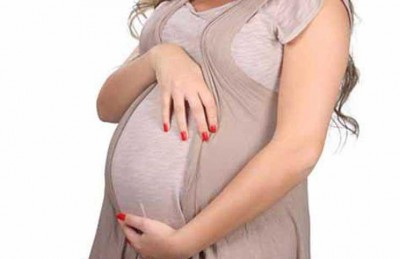 امرأة تضع مولودها بعد ساعة واحدة من علمها بالحمل