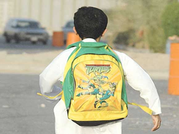 طالب يشنق نفسه