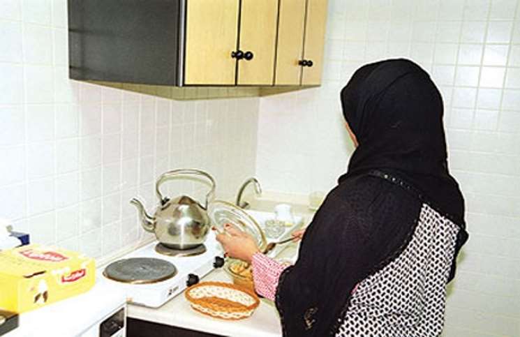 سيدة إماراتية عذبت خادمتها حتى الموت