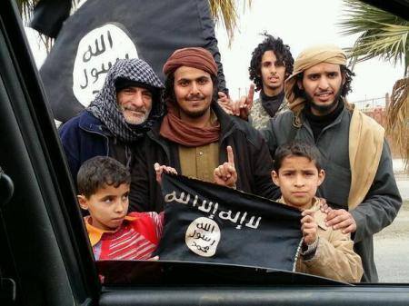 "الشاباك": أسرة فلسطينية في طريقها إلى "داعش" داعش