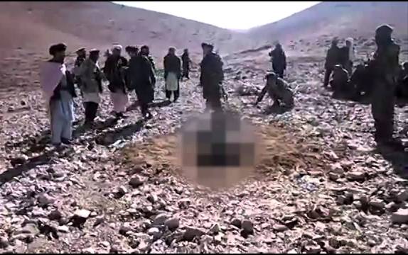 رجم امرأة حتى الموت بتهمة الزنى في اليمن رجم امرأة