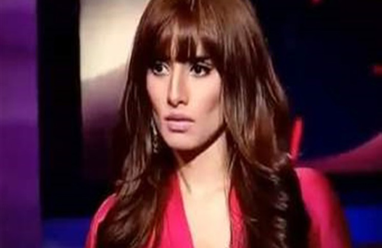 الفنانة زينة تسعى لدراسة الشريعة