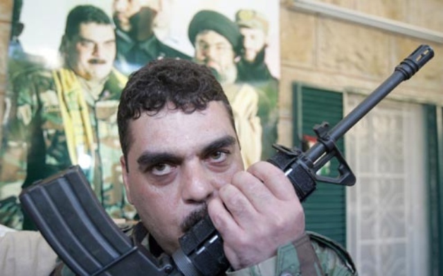 معاريف: سمير القنطار مسؤول عن قتل الجريح السوري سمير القنطار