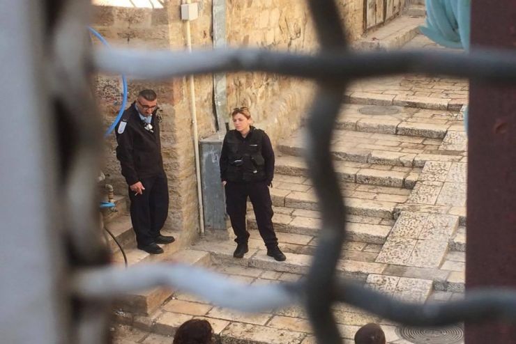 نشطاء إسرائيليون ينظمون وقفة تضامنية مع عائلة صب لبن في القدس