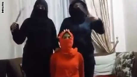 فيديو: مصريات يسخرن من نشيد داعش "صليل الصوارم"