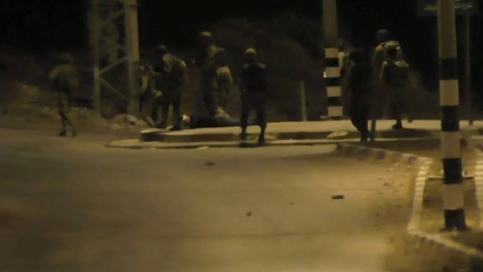 "محدث" استشهاد مواطن وإصابة نجليه في بيت أمر صورة من المكان