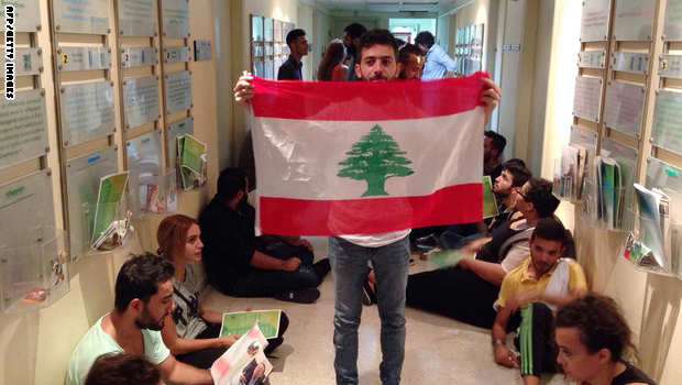 آخر التطورات بخصوص "أزمة النفايات" في بيروت طلعت ريحتكم