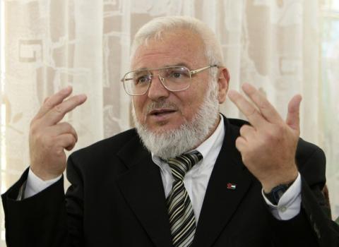الاحتلال يفرج عن "عزيز دويك" عزيز دويك