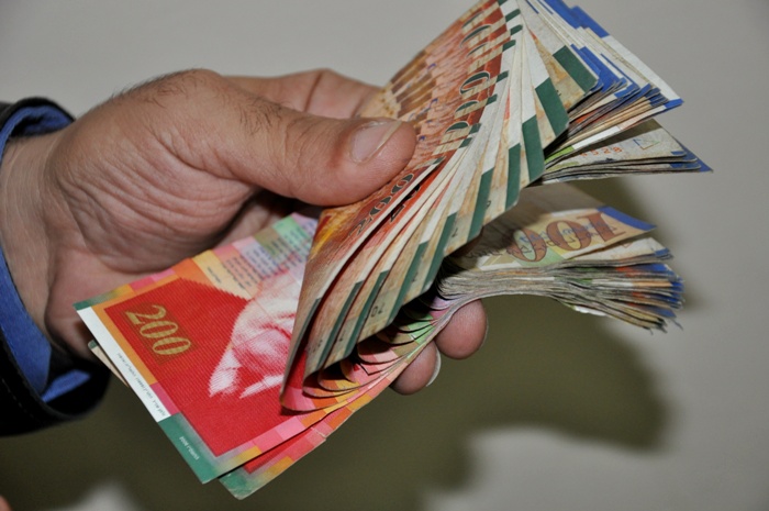 ارتفاع سعر صرف الدولار مقابل الشيقل صرف العملات