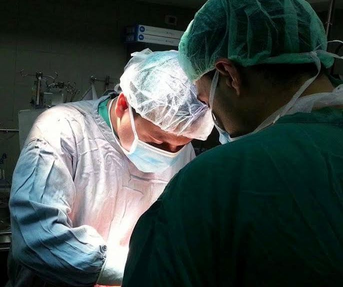 مستشفى المقاصد يجري عمليات جراحة أورام العظام بإشراف فلسطيني متكامل اخبار فلسطين