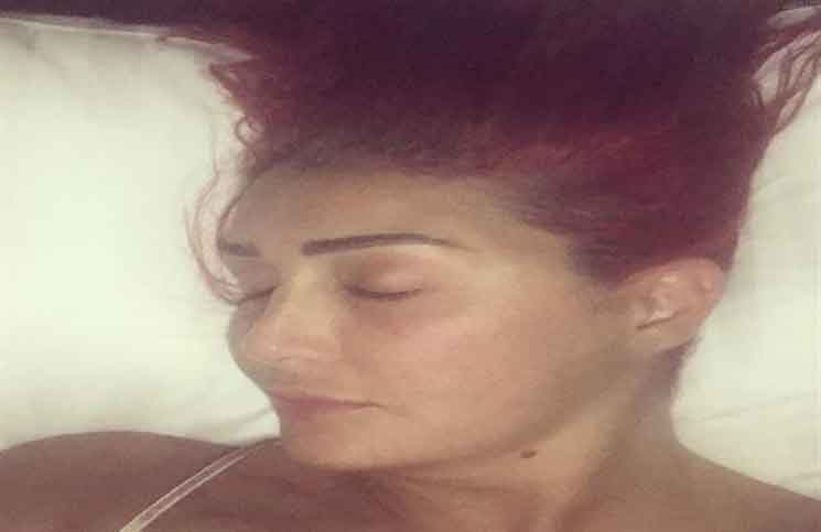 غادة عبد الرازق تنشر صورة مثيرة لها وتفجر غضب متابعيها
