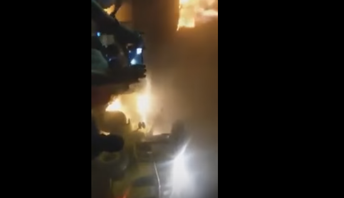 إحراق منزل وهدمه بالجرافات في شجار بالأردن
