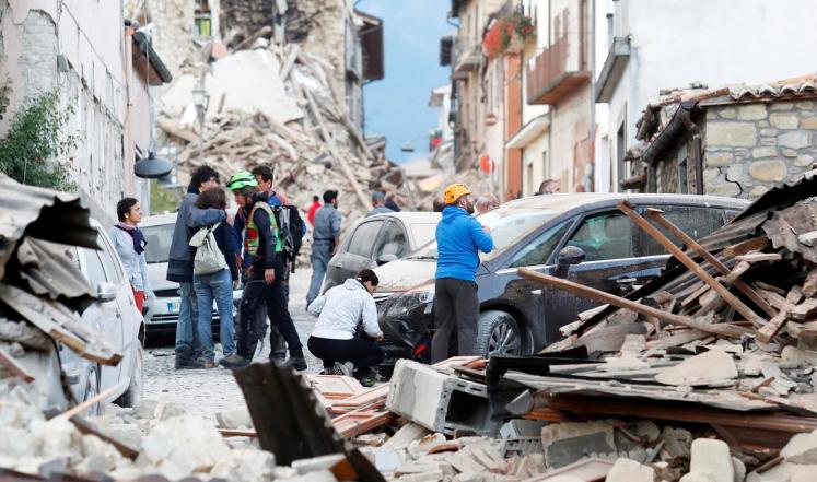 مقتل العشرات في هزة أرضية وسط إيطاليا هزة أرضية
