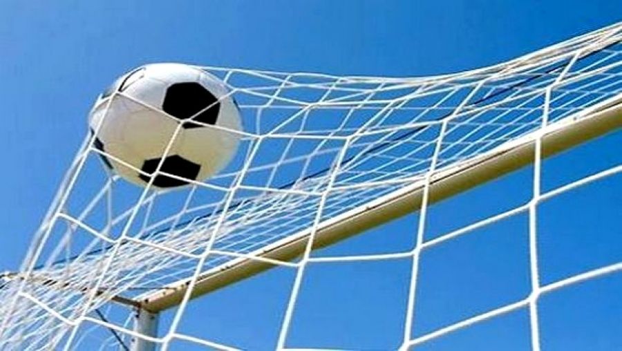 مؤسسة ريال مدريد تقيم تدريبات رياضية في قلنديا كرة قدم