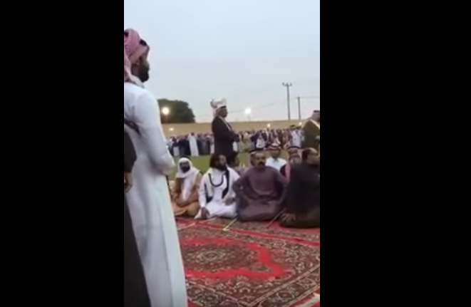 شاهد ردة الفعل بعدما أعلن أهل قتيل العفو عن القاتل