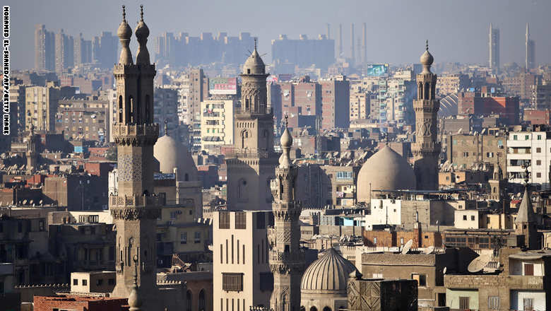 مصر: ضم جميع المساجد للأوقاف واعتبار الخطابة بدون ترخيص جريمة جنائية