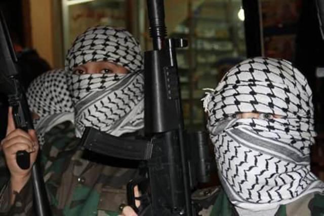 بالفيديو: مسلحون من فتح يقبضون على تاجر مخدرات برام الله تاجر مخدرات