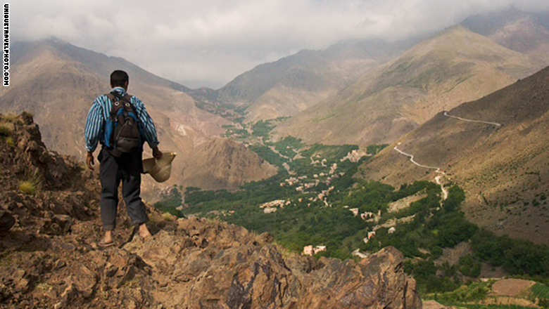 مستكشفون إسبان يعتزمون مقاضاة المغرب والسبب..