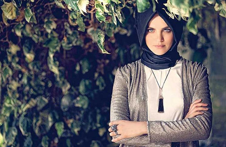 ماذا طلبت ملكة جمال تركيا المثيرة للجدل من رجال الدين؟