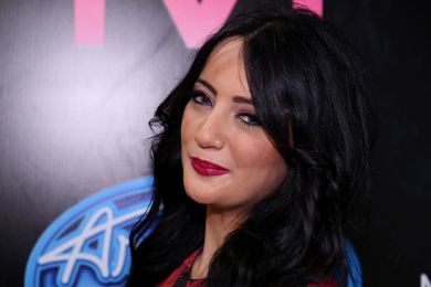 بالصور: منال موسى تتسبّب بإغلاق الطرق في فلسطين منال موسى