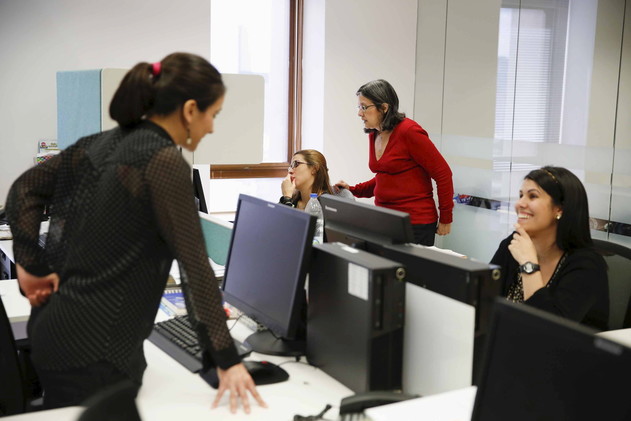 دراسة: أماكن العمل التي يهيمن فيها الرجال تسبب التوتر عند النساء نسوان