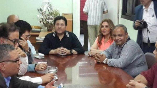 قرار رسمي بمنع ظهور المطربات بملابس عارية نقابة