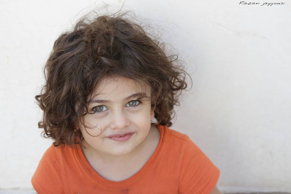 "نيفين" جمالها ساحر، وحياتها بائسة نفين