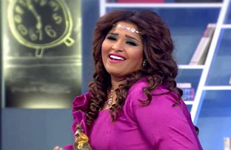 هيا الشعيبي تلقن رامز جلال علقة ساخنة بـ”الشبشب”